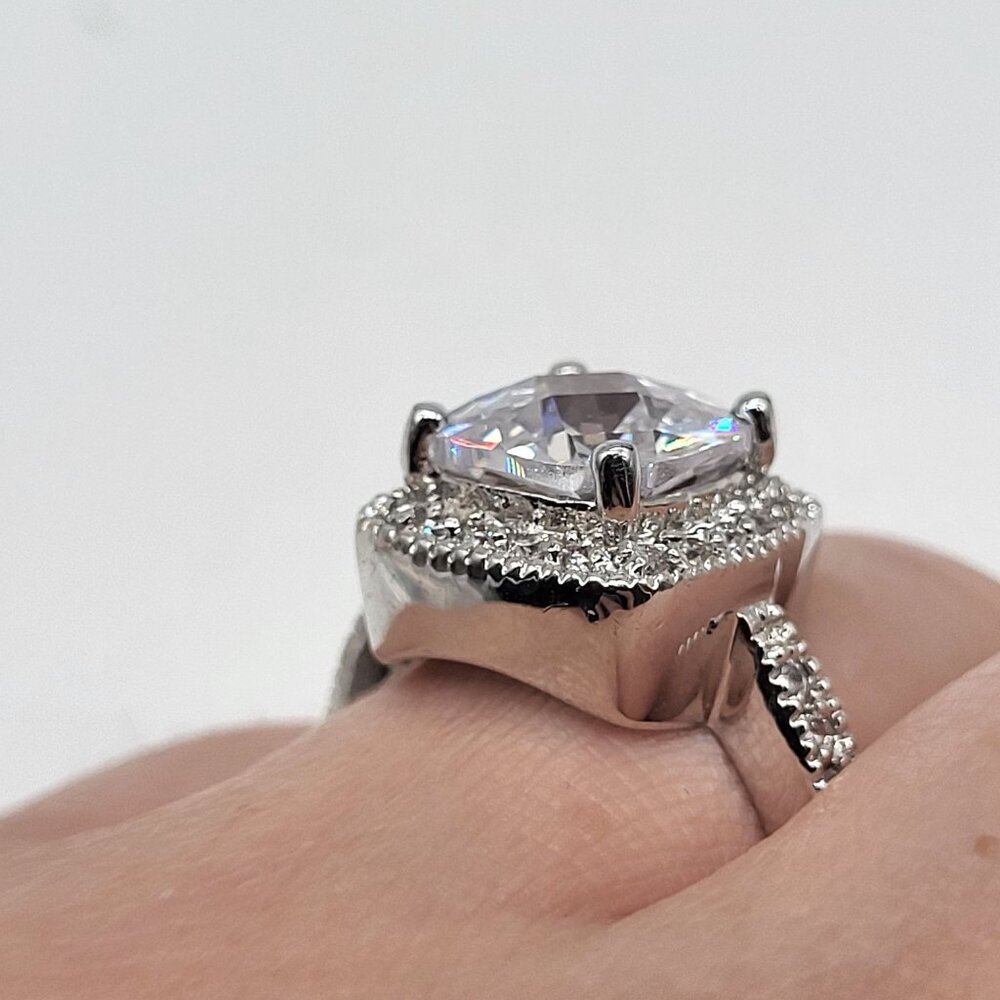 Silver Tone Fashion Ring Square Cut Faceted SZ 7.75 Bling Wedding - Picture 2 of 9